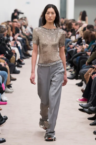 Look 18